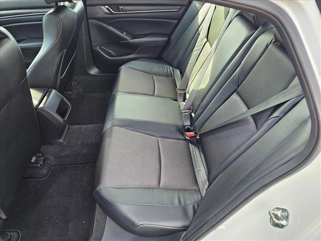 Used 2018 Honda Accord Sport image 11