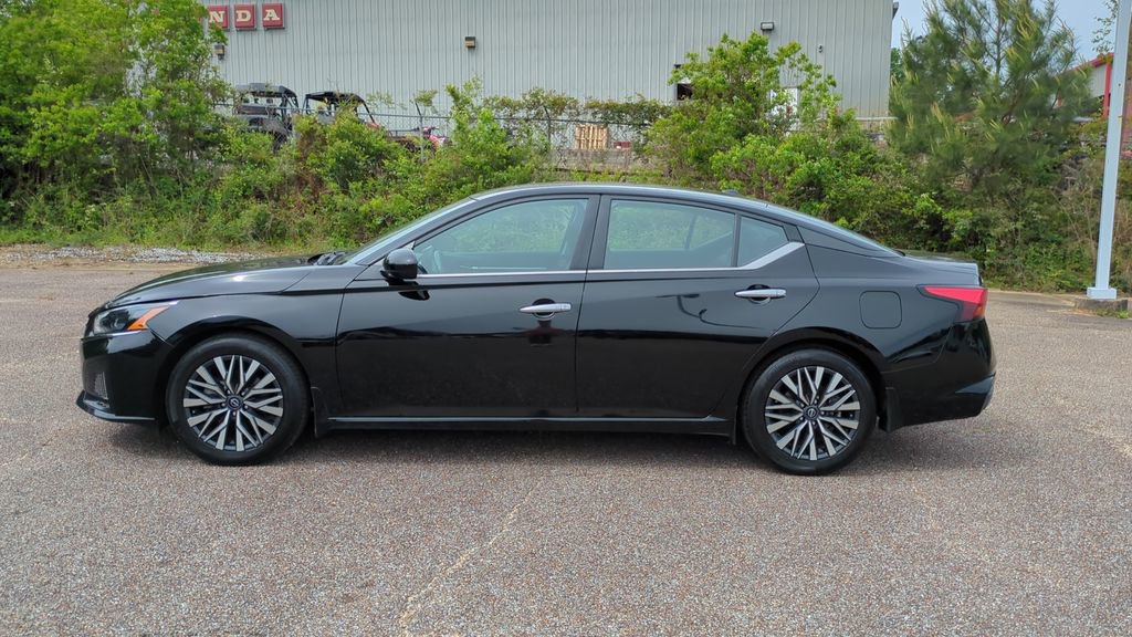 Used 2023 Nissan Altima 2.5 SV w/ SV Premium Package image 8