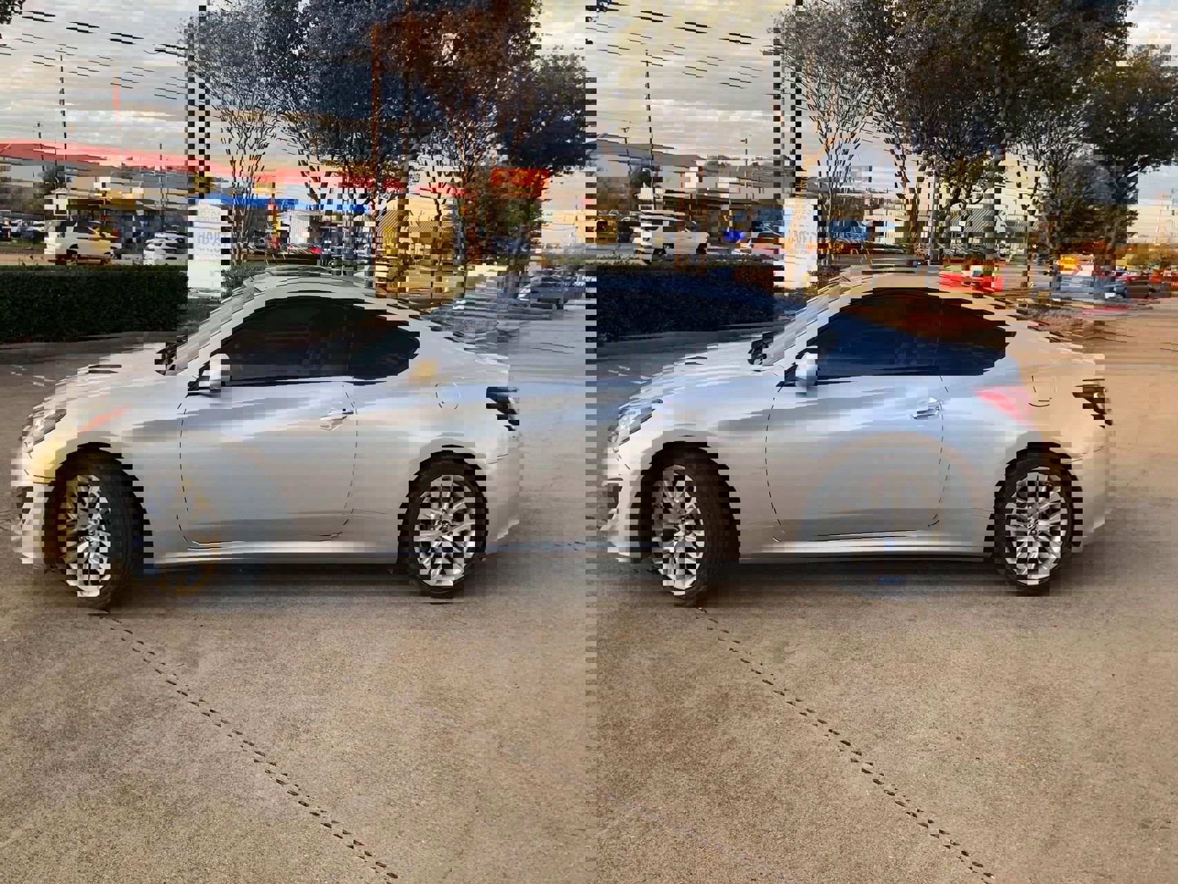 Used 2013 Hyundai Genesis 2.0T image 2