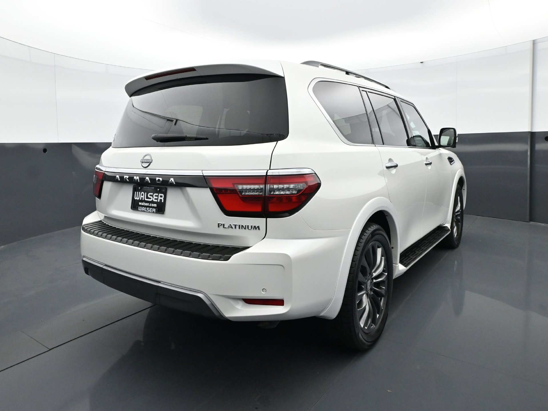Used 2024 Nissan Armada Platinum w/ Captain's Chairs Package AWD/4WD image 6