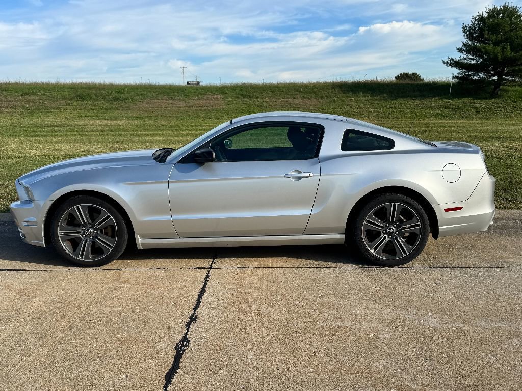 Used 2014 Ford Mustang Coupe w/ V6 Performance Package image 8