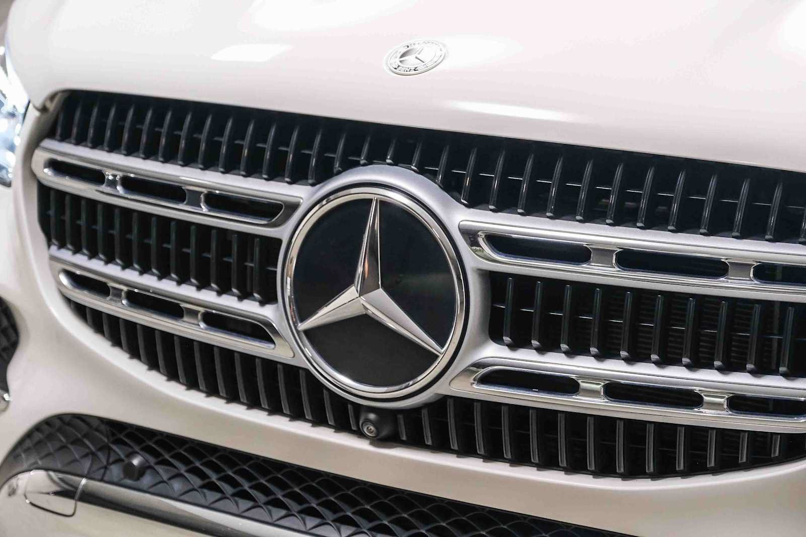 Certified 2024 Mercedes-Benz GLE 450e 4MATIC image 13