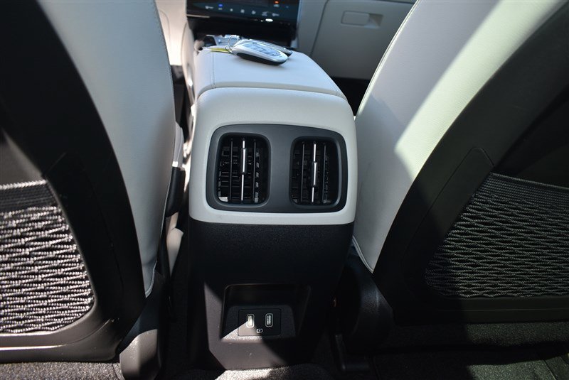 Used 2023 Hyundai Tucson Limited w/ Cargo Package AWD/4WD image 27