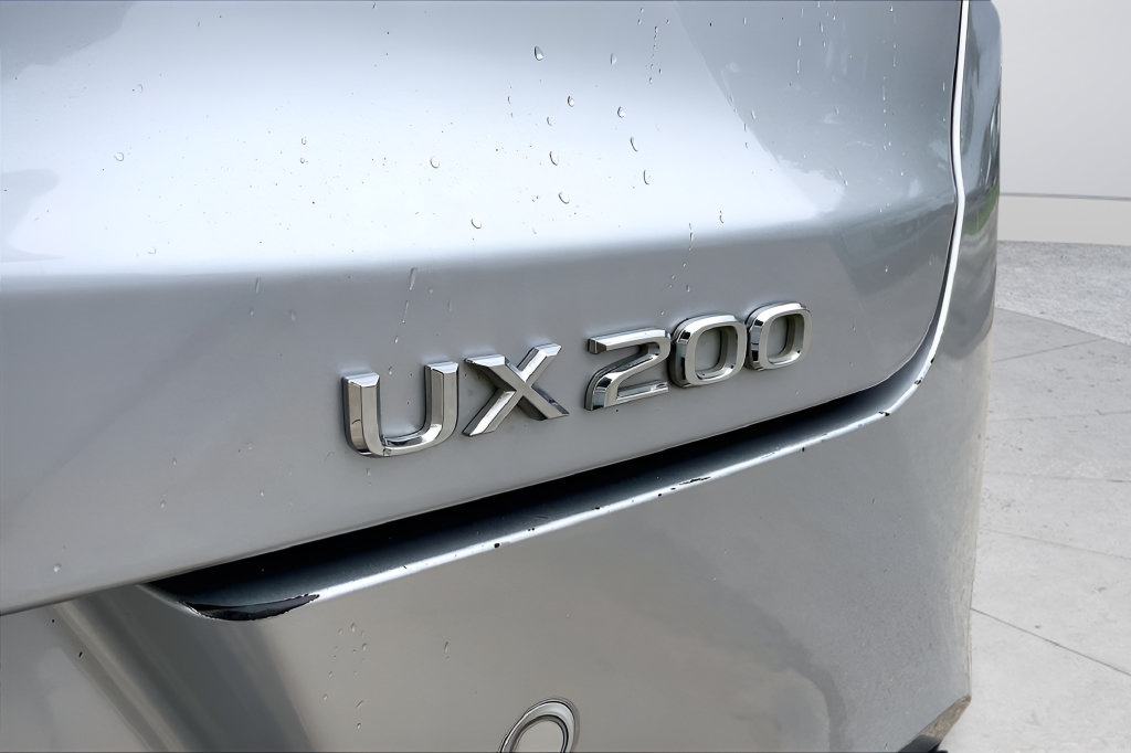 Used 2019 Lexus UX 200 w/ Premium Package FWD image 31