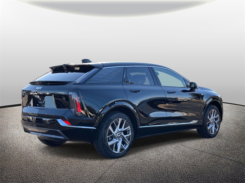 New 2025 Cadillac Optiq Luxury 2 image 2