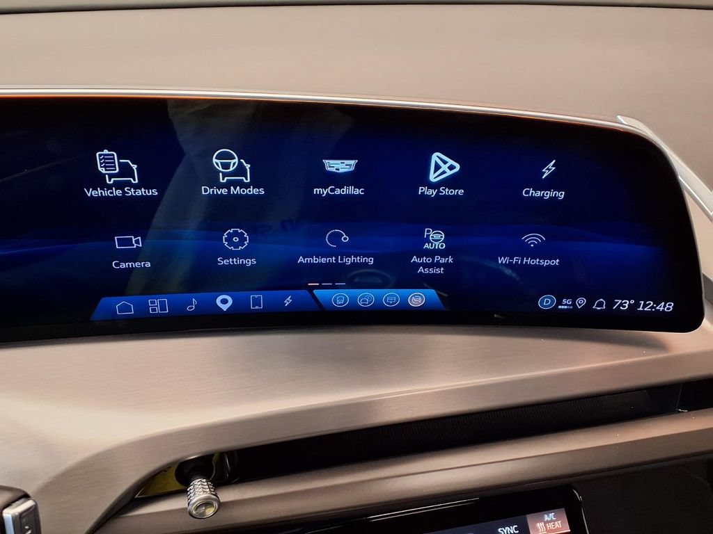 Certified 2026 Cadillac Vistiq Luxury AWD/4WD image 4