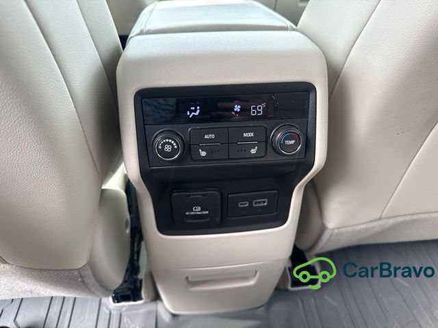 Used 2023 GMC Acadia Denali w/ Denali Technology Package FWD image 11