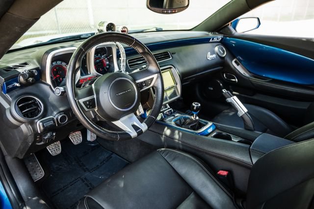 Used 2010 Chevrolet Camaro SS w/ RS Package RWD image 2