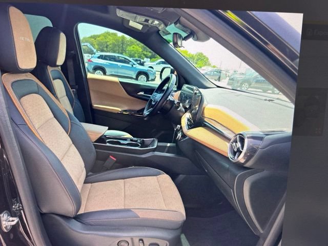 Used 2025 Chevrolet Equinox ACTIV w/ Safety and Technology Package FWD image 17