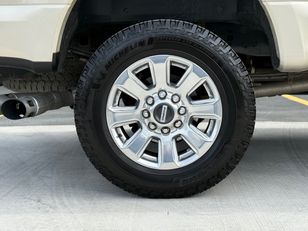 Used 2018 Ford F250 Platinum w/ Platinum Ultimate Package AWD/4WD image 13