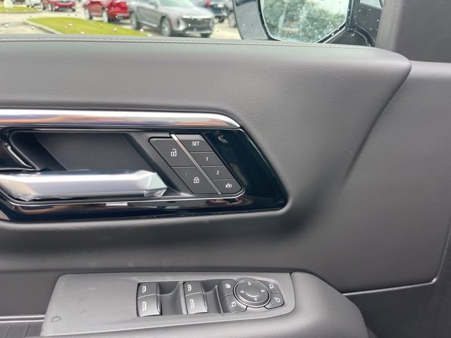 New 2026 Chevrolet Suburban Premier image 17