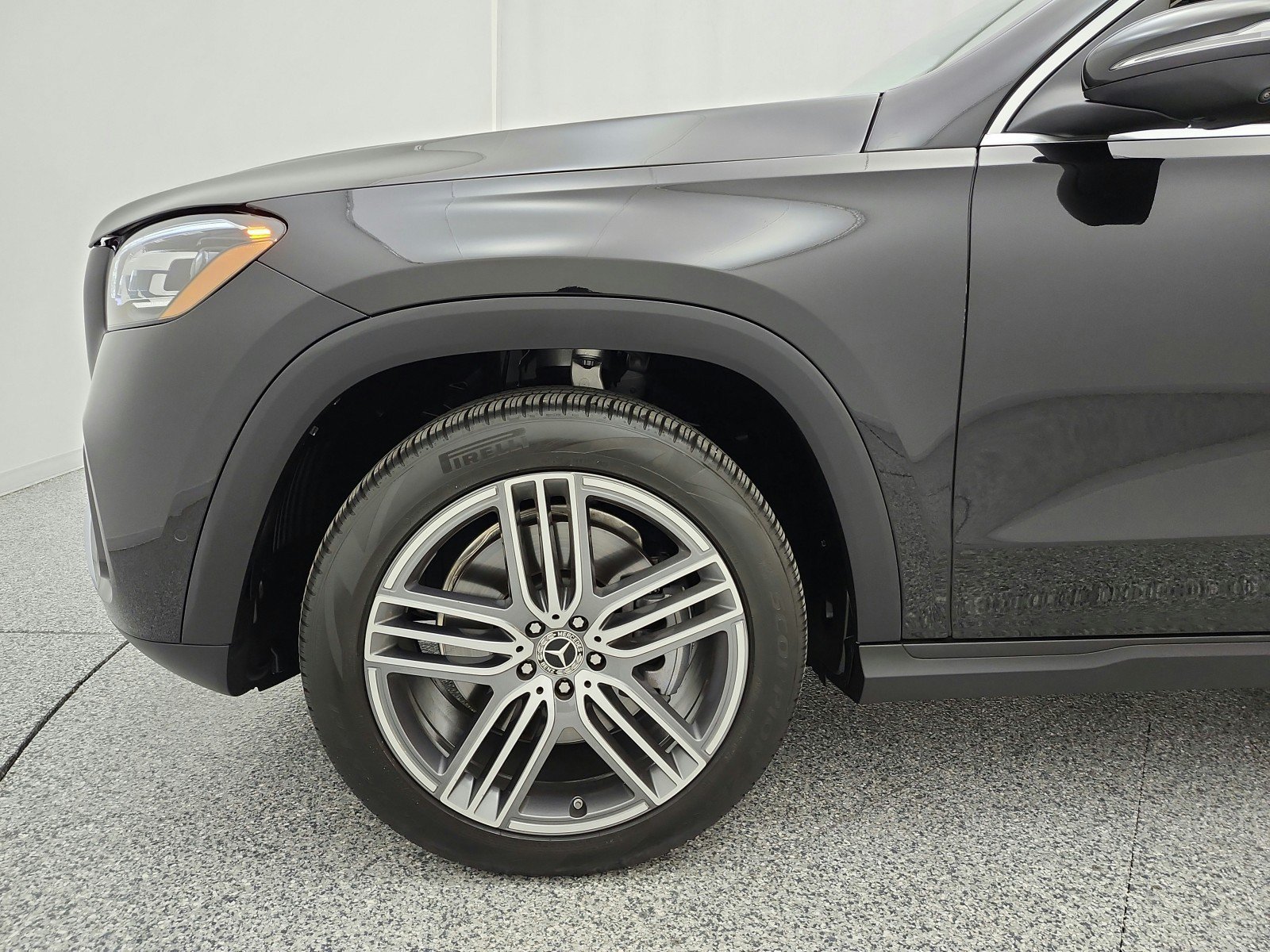 Certified 2026 Mercedes-Benz GLS 450 4MATIC image 17