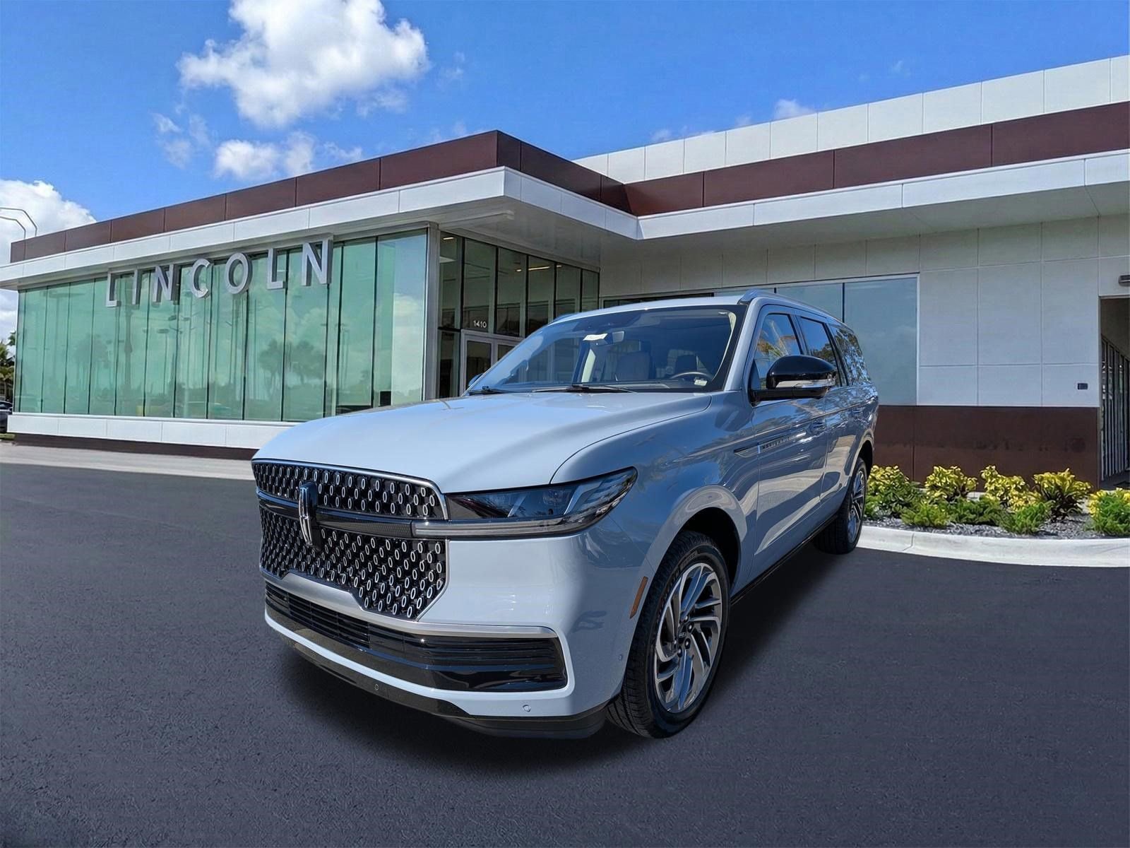 Certified 2025 Lincoln Navigator Reserve image 9