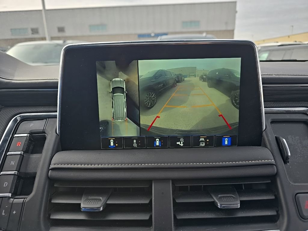 Used 2024 GMC Yukon SLT w/ SLT Luxury Package image 28