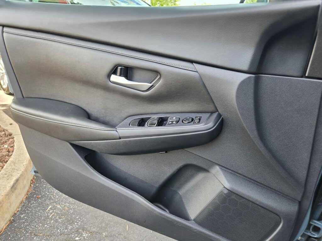 Used 2024 Nissan Sentra SV FWD image 22