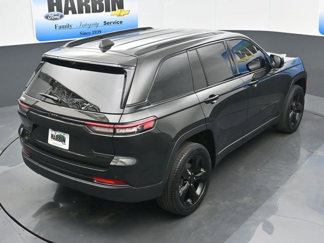 Used 2023 Jeep Grand Cherokee Limited w/ Luxury Tech Group II image 22