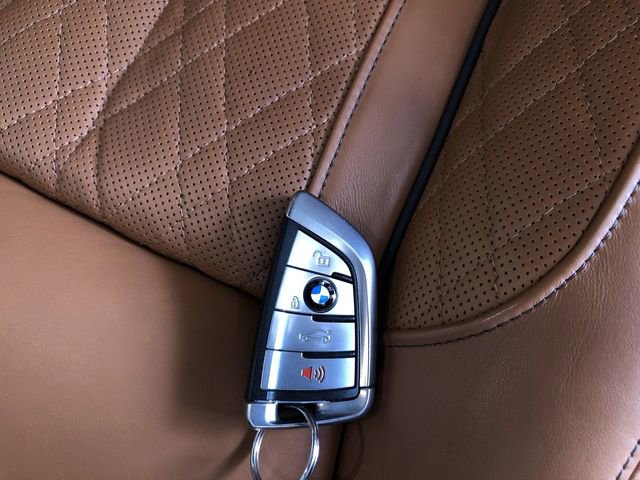 Used 2022 BMW 750i xDrive w/ Luxury Rear Seating Package AWD/4WD image 34