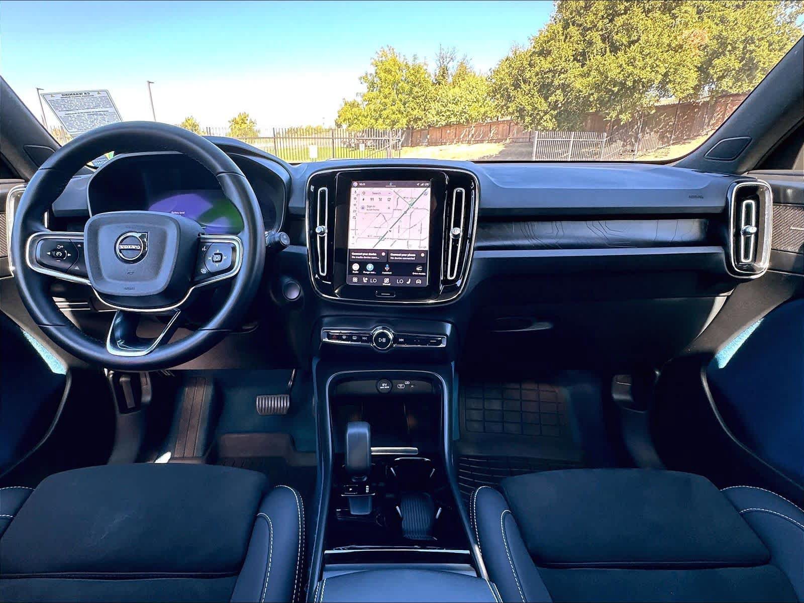 Used 2023 Volvo XC40 Recharge Ultimate AWD/4WD image 18