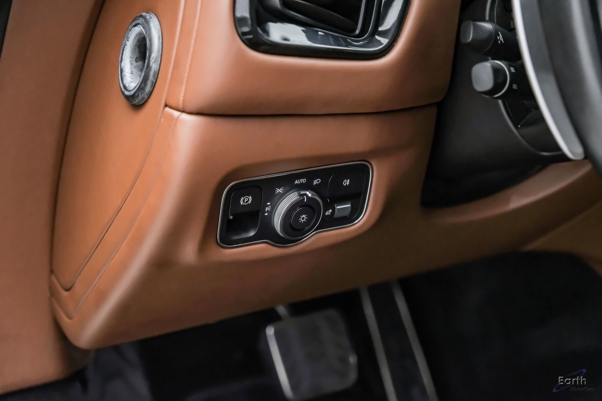 Used 2020 Aston Martin V8 Vantage Coupe RWD image 57