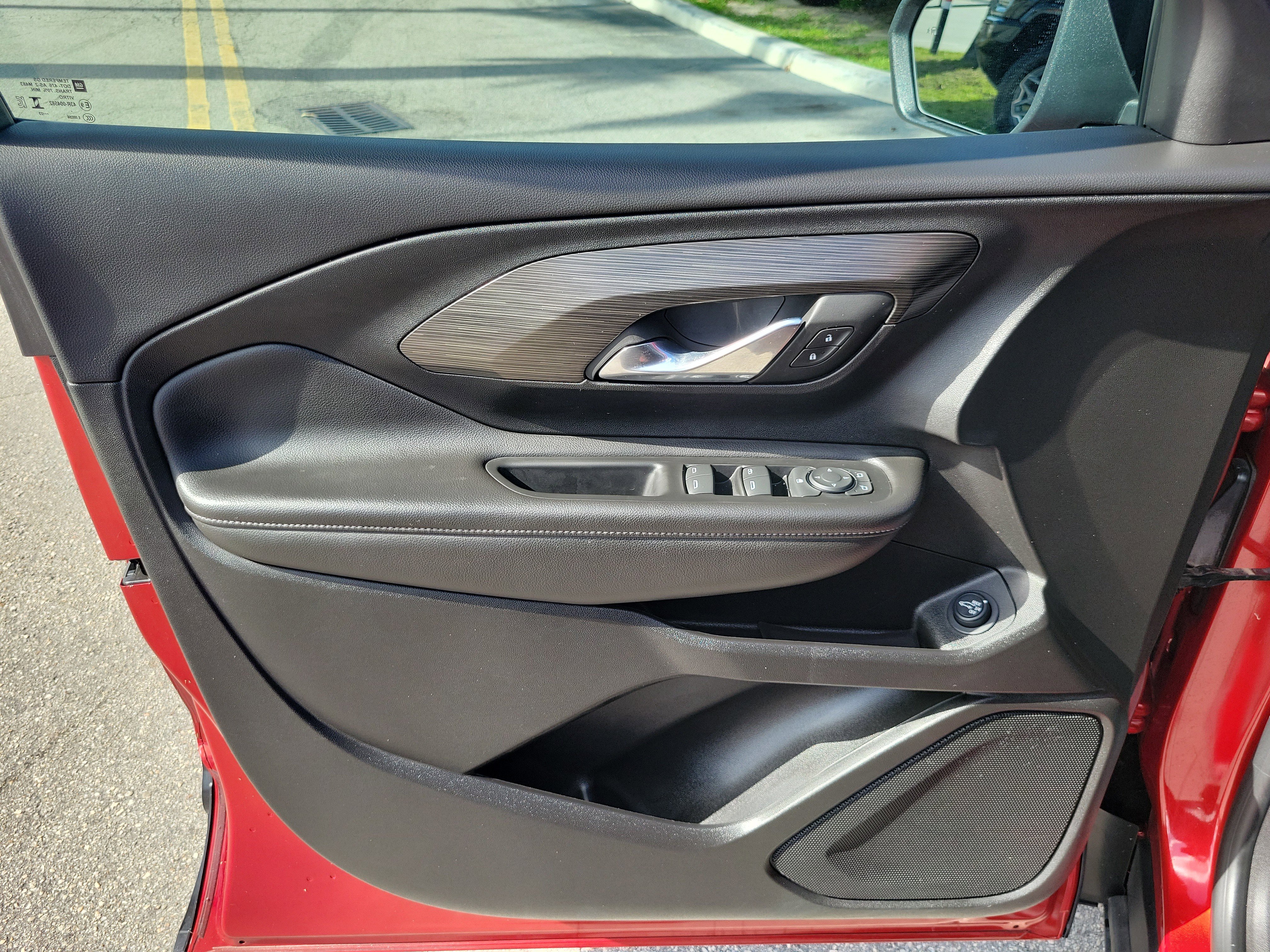 Used 2023 GMC Terrain SLE w/ Driver Convenience Package image 25