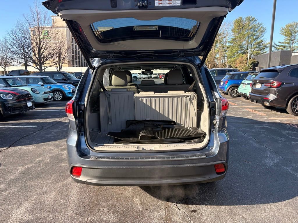 Used 2019 Toyota Highlander XLE image 11