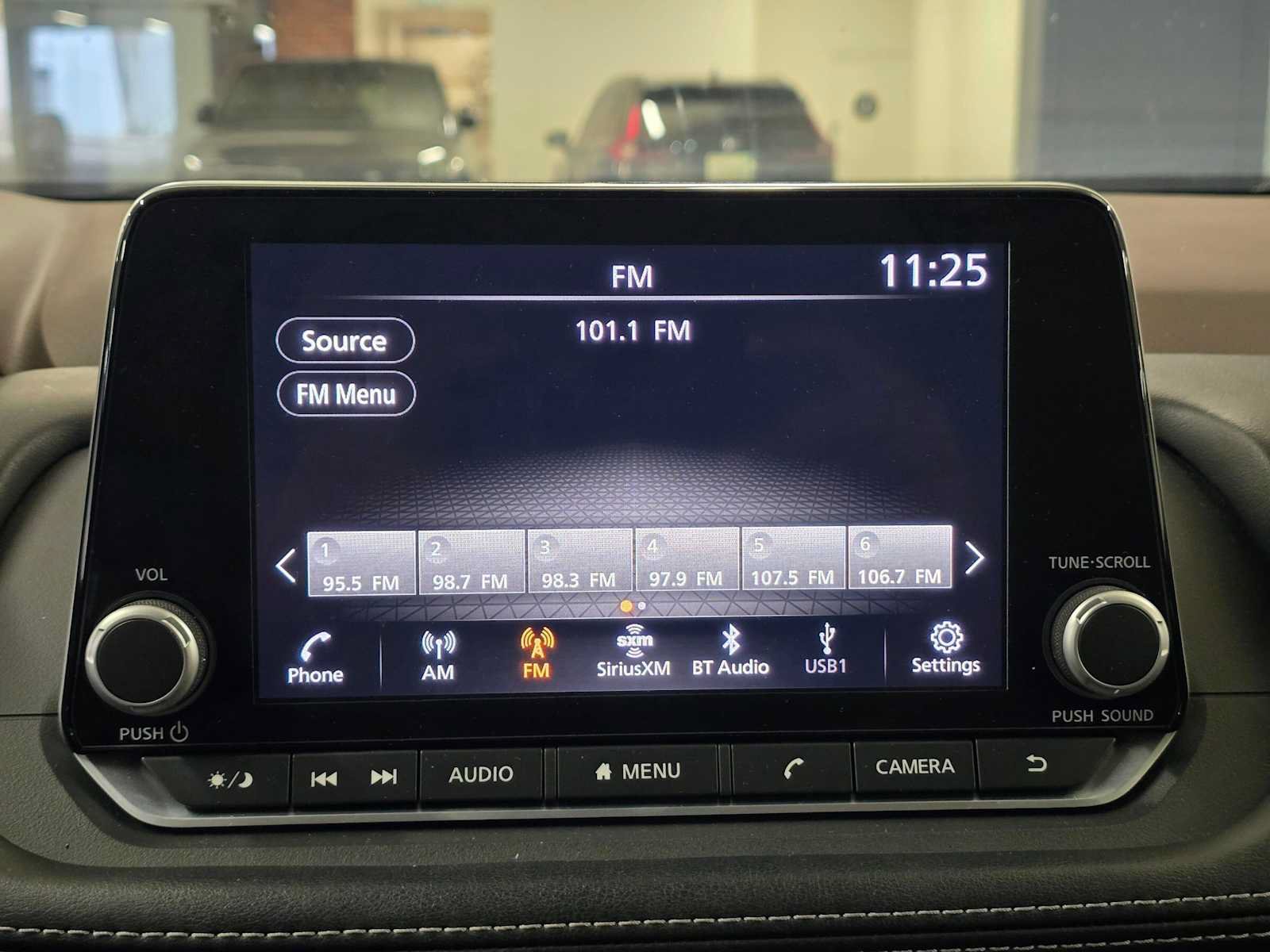 Used 2023 Nissan Rogue SV FWD image 27