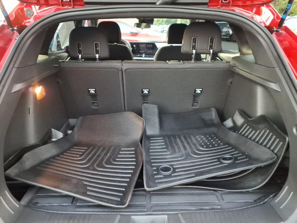 Certified 2026 Chevrolet Trax RS FWD image 14