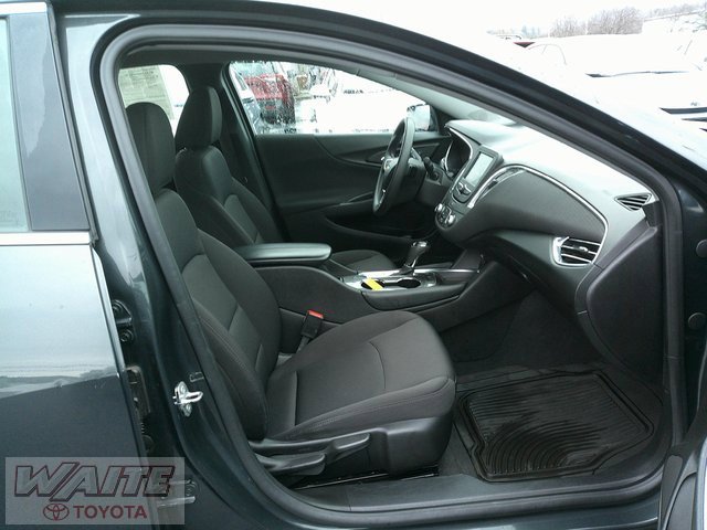 Used 2018 Chevrolet Malibu LT image 23