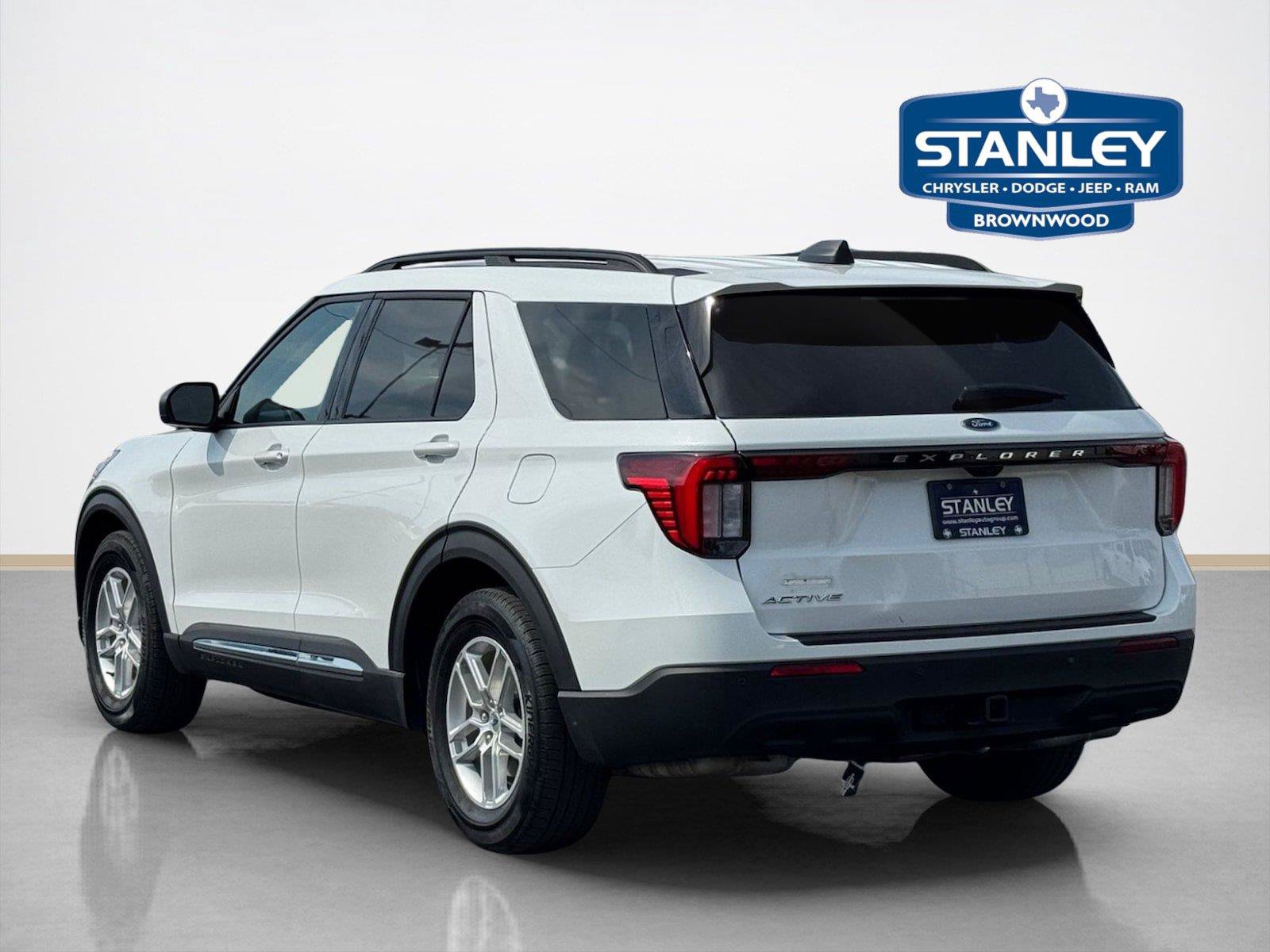 Used 2025 Ford Explorer Active RWD image 5