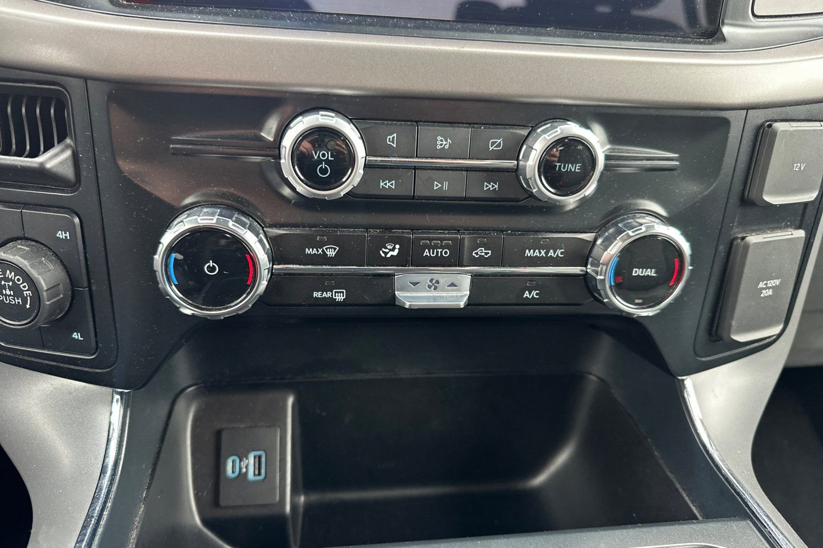 Used 2024 Ford F150 XLT w/ Mobile Office Package image 27