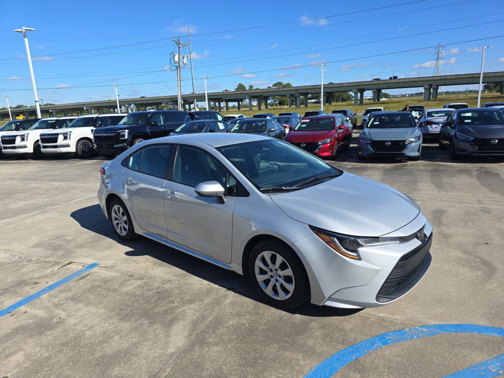 Used 2023 Toyota Corolla LE image 8