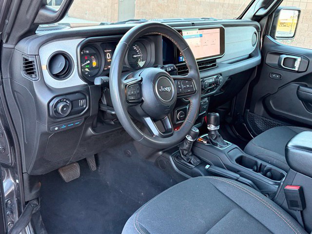 Used 2024 Jeep Wrangler Unlimited AWD/4WD image 13