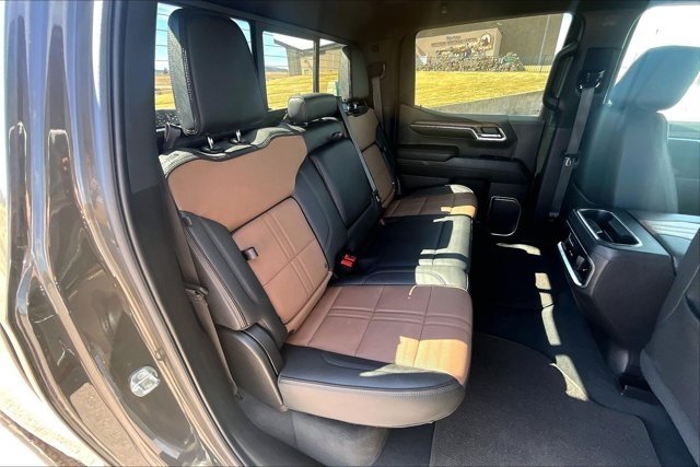 Used 2023 Chevrolet Silverado 1500 High Country image 25