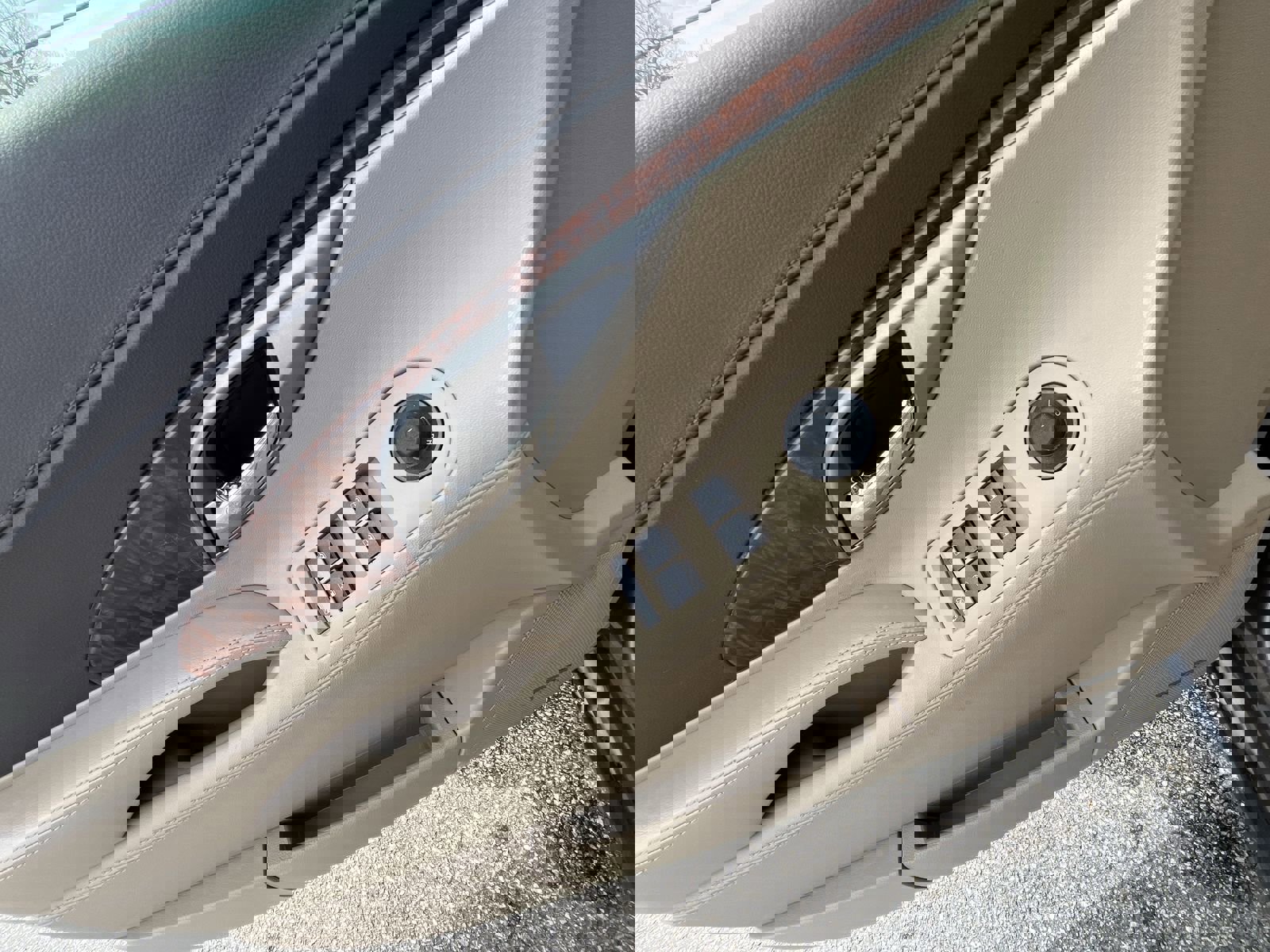 Used 2012 Buick LaCrosse Premium w/ Entertainment Package image 17