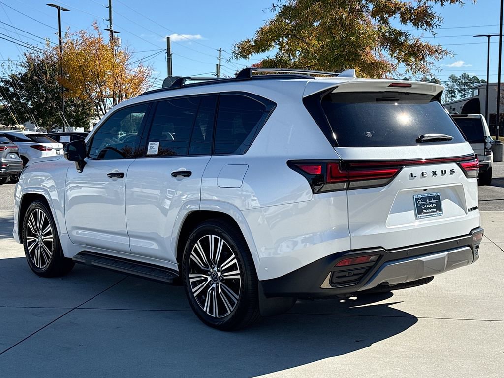 New 2025 Lexus LX 700h Luxury image 5