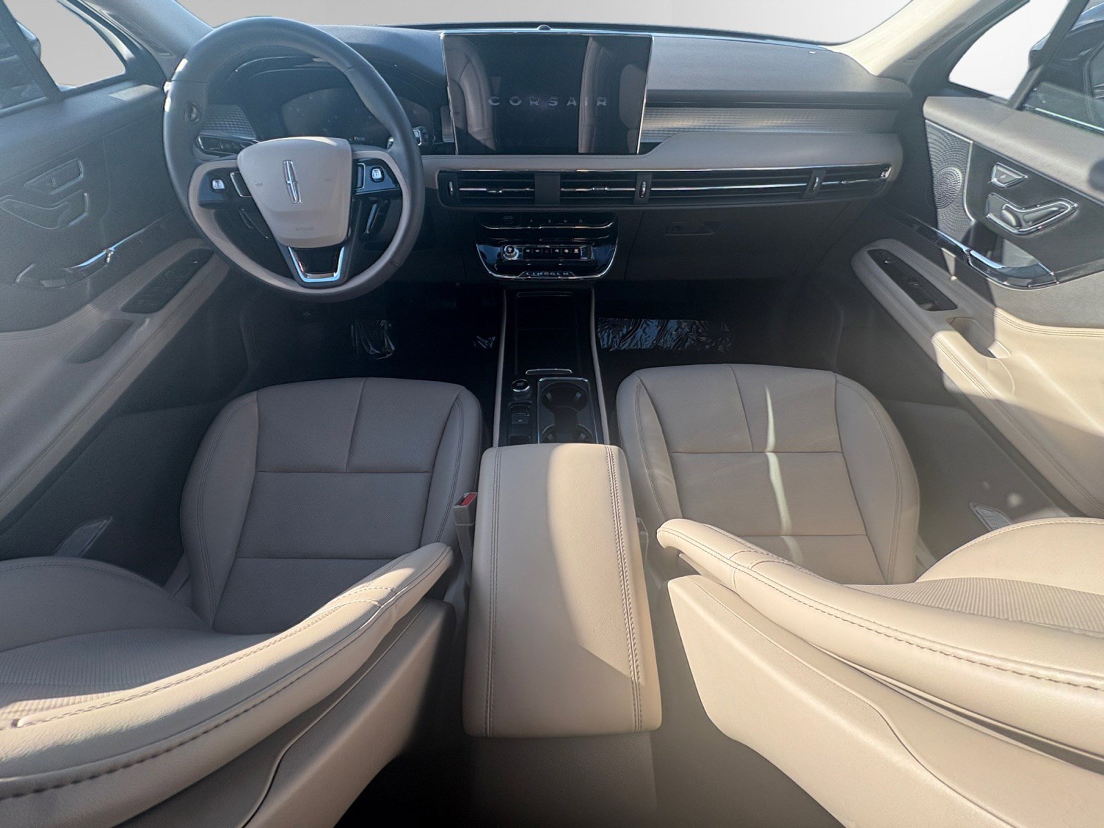 Certified 2024 Lincoln Corsair AWD w/ Equipment Group 101A image 10