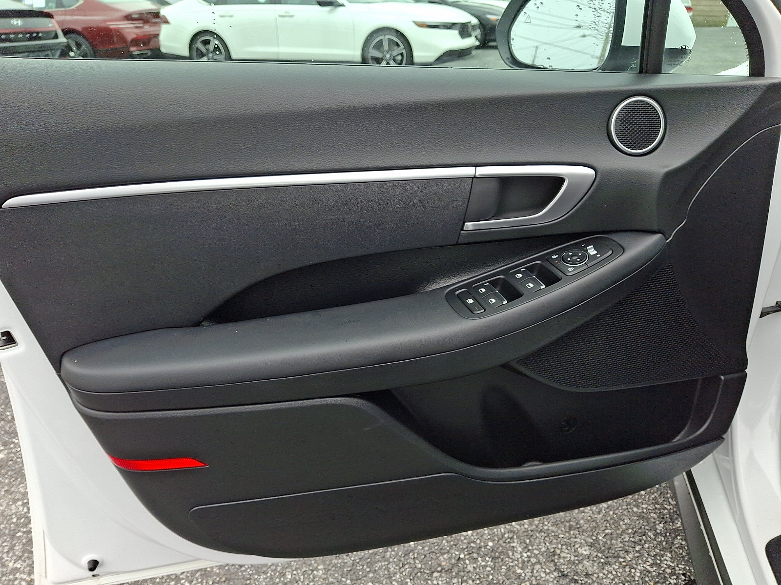 Used 2025 Hyundai Sonata SE FWD image 12