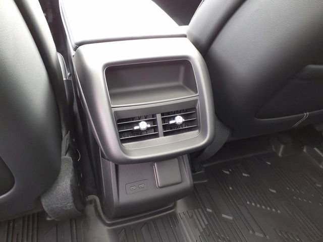 New 2025 Cadillac Lyriq Luxury image 15