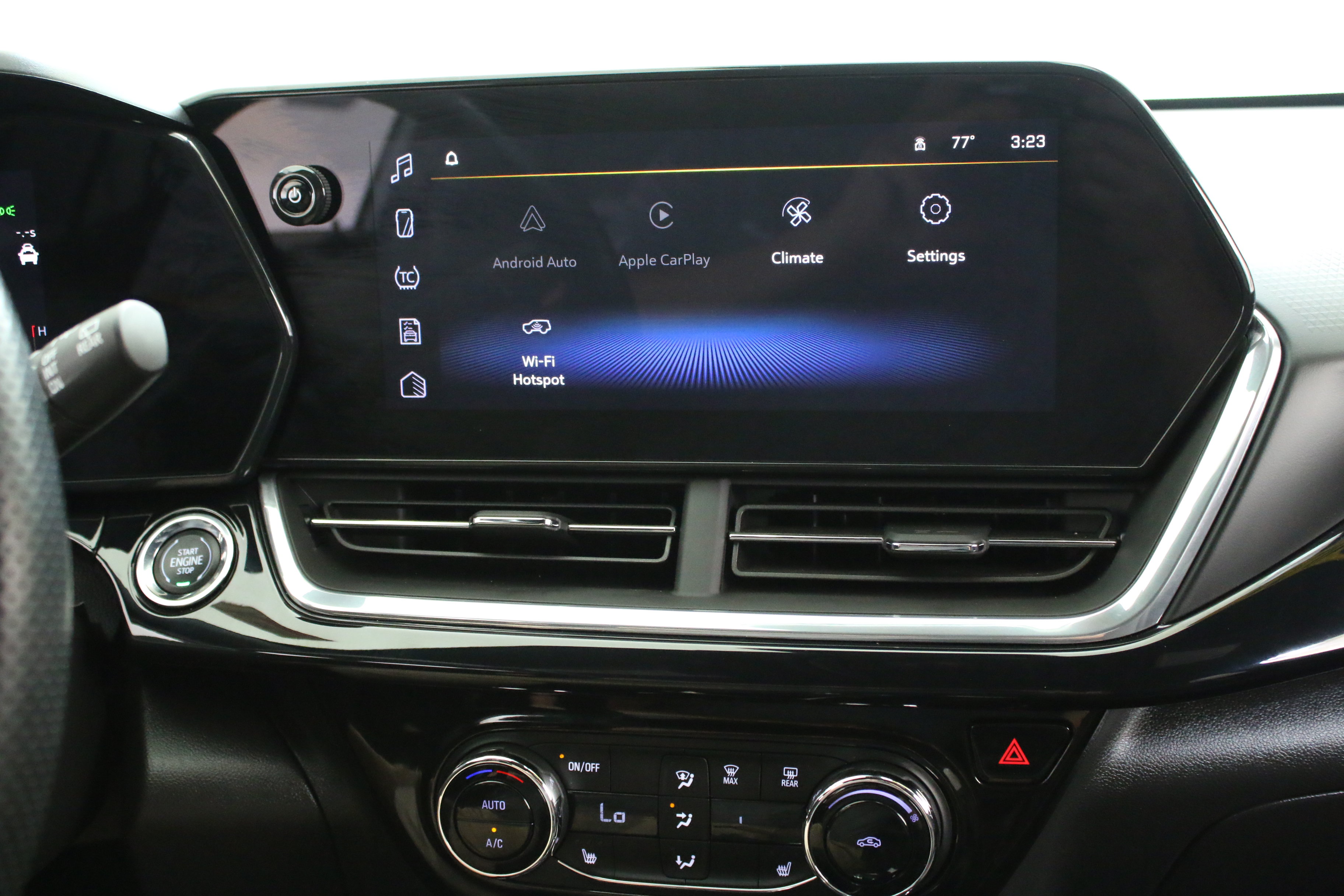 Used 2024 Chevrolet Trax RS w/ Sunroof Package FWD image 19