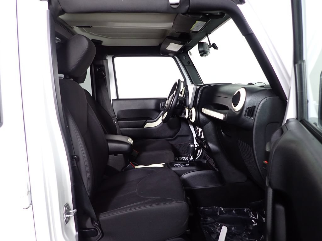 Used 2015 Jeep Wrangler Unlimited Sport w/ Quick Order Package 24S AWD/4WD image 32
