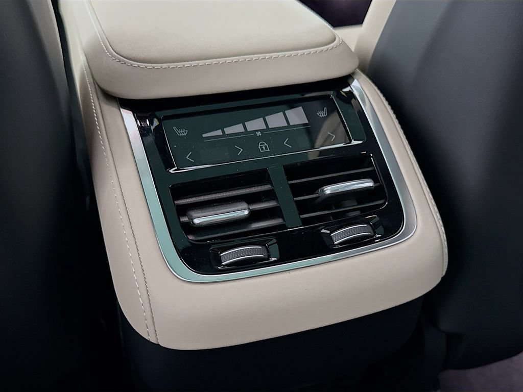 New 2026 Volvo XC90 B6 Plus w/ Protection Package Premier AWD/4WD image 27