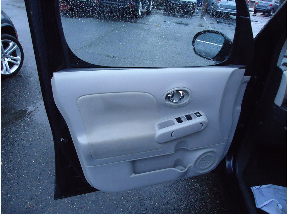Used 2014 Nissan Cube 1.8 S w/ Interior Designer Package FWD image 11