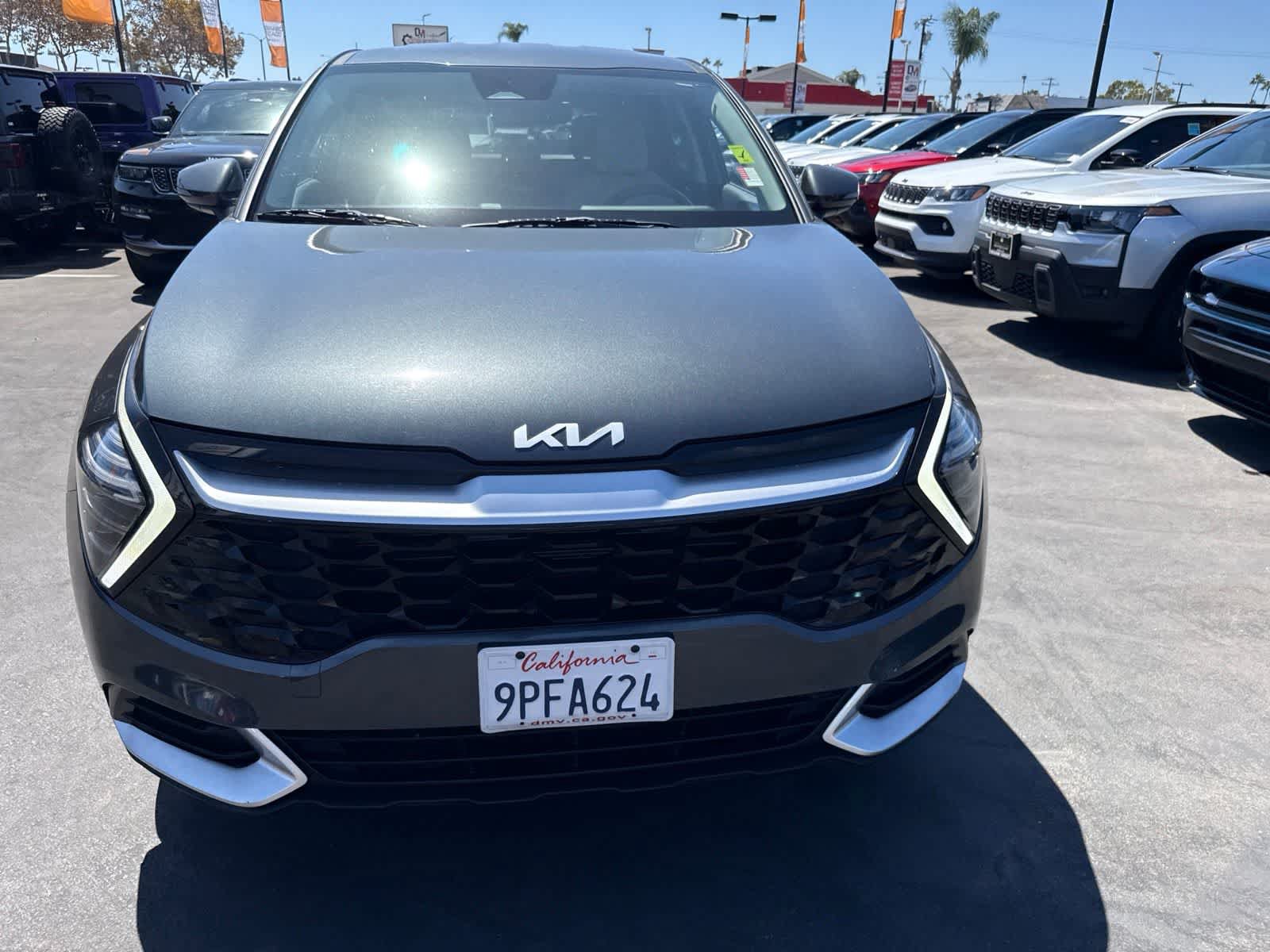 Used 2025 Kia Sportage EX FWD image 4