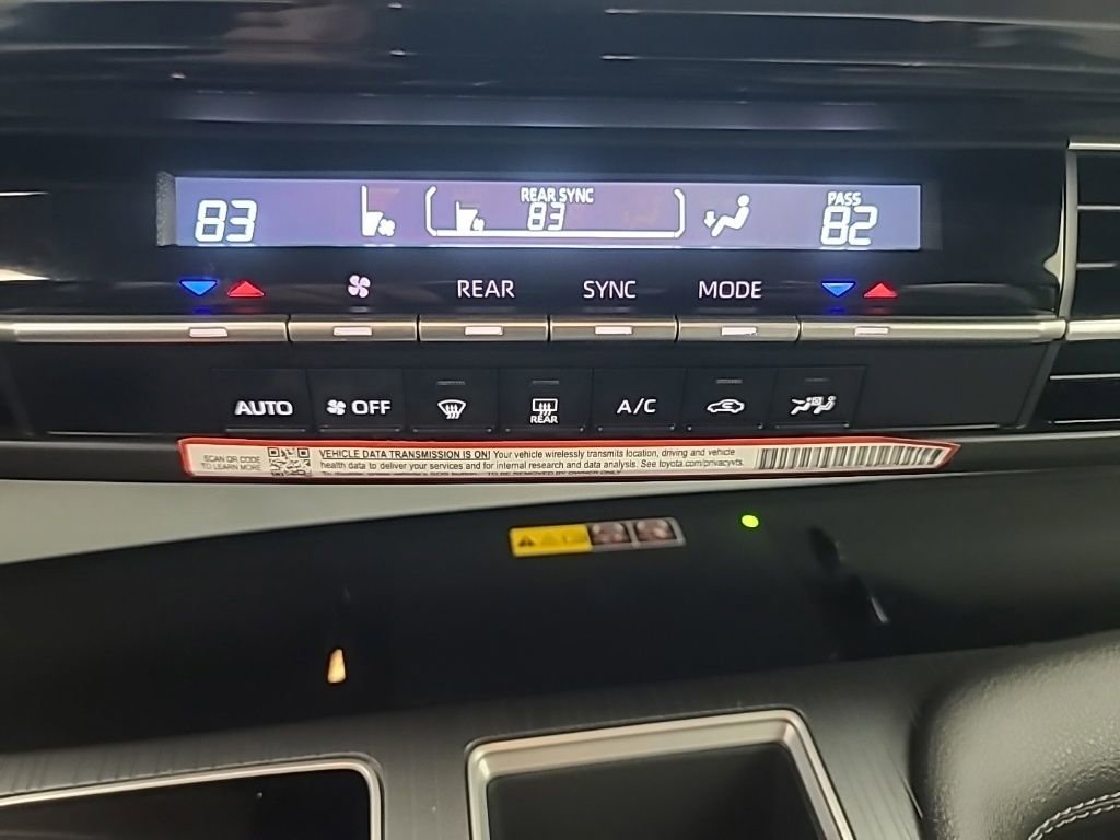 Used 2026 Toyota Sienna LE FWD image 34