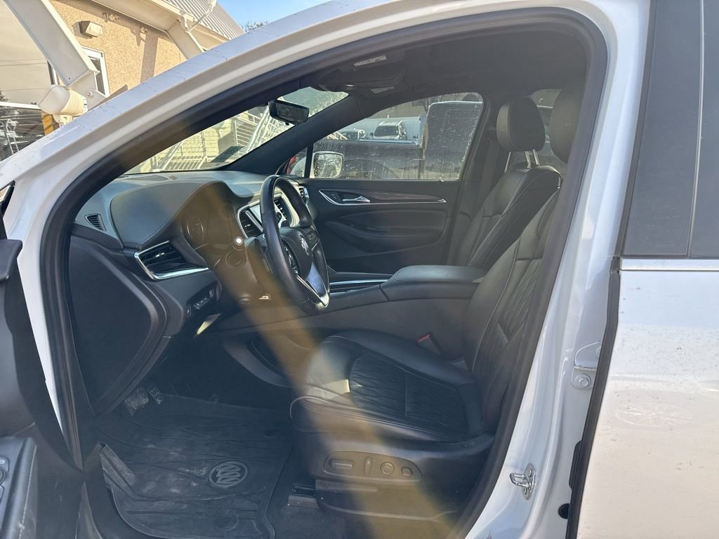 Used 2023 Buick Enclave Avenir w/ Avenir Technology Package image 8