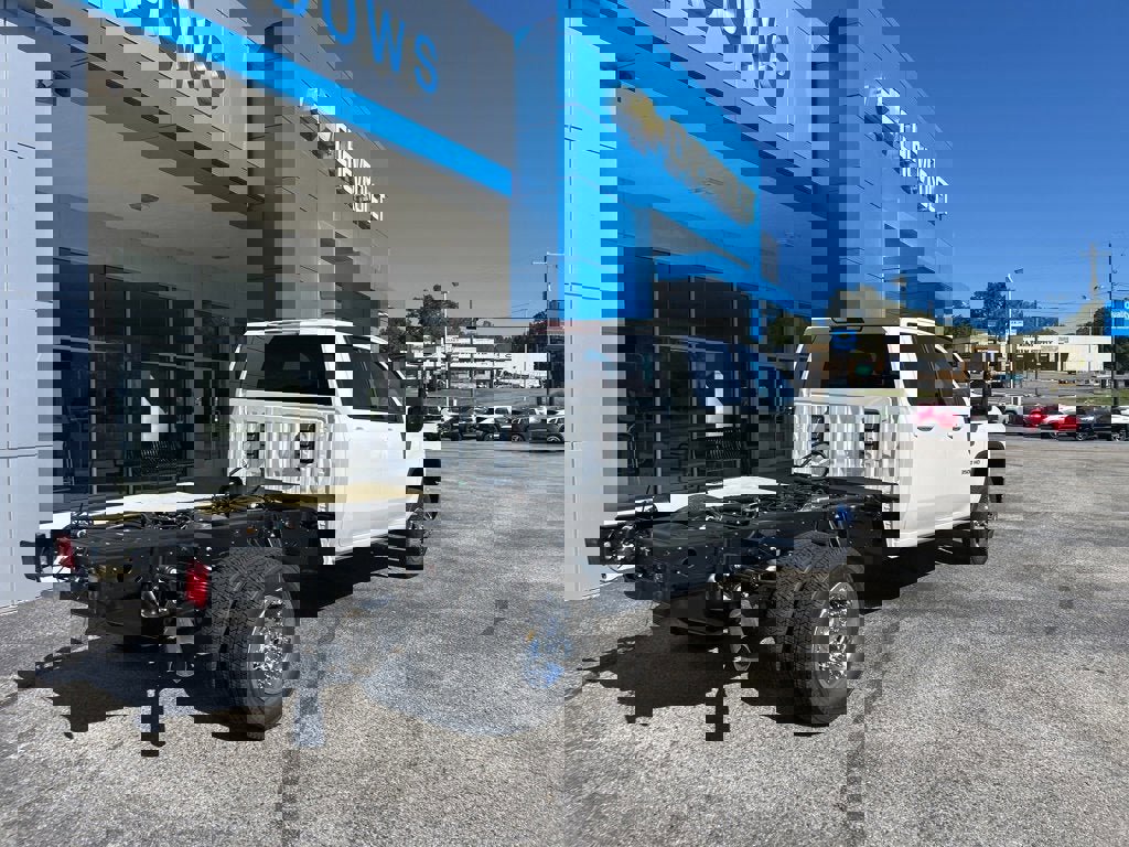 New 2026 Chevrolet Silverado 3500 LT w/ Convenience Package image 3