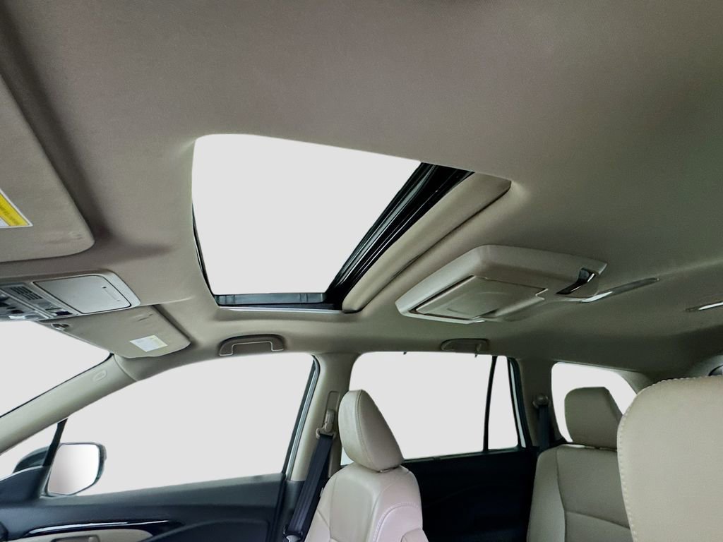 Used 2019 Honda Pilot Touring image 14