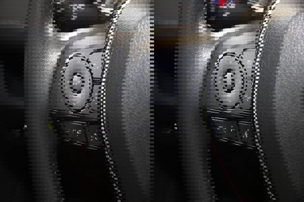 Used 2019 Toyota RAV4 XLE Premium image 32