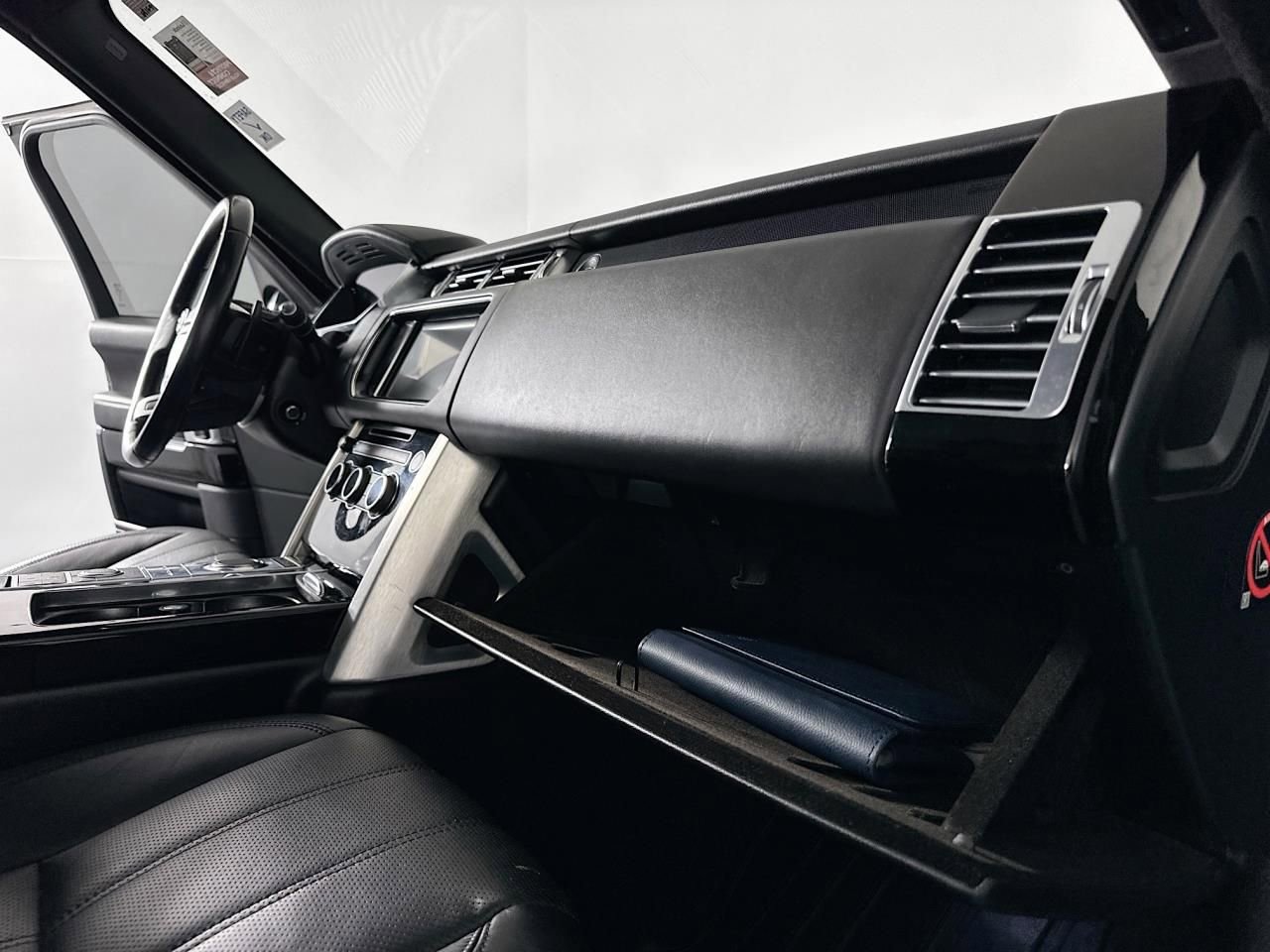 Used 2016 Land Rover Range Rover Supercharged image 42