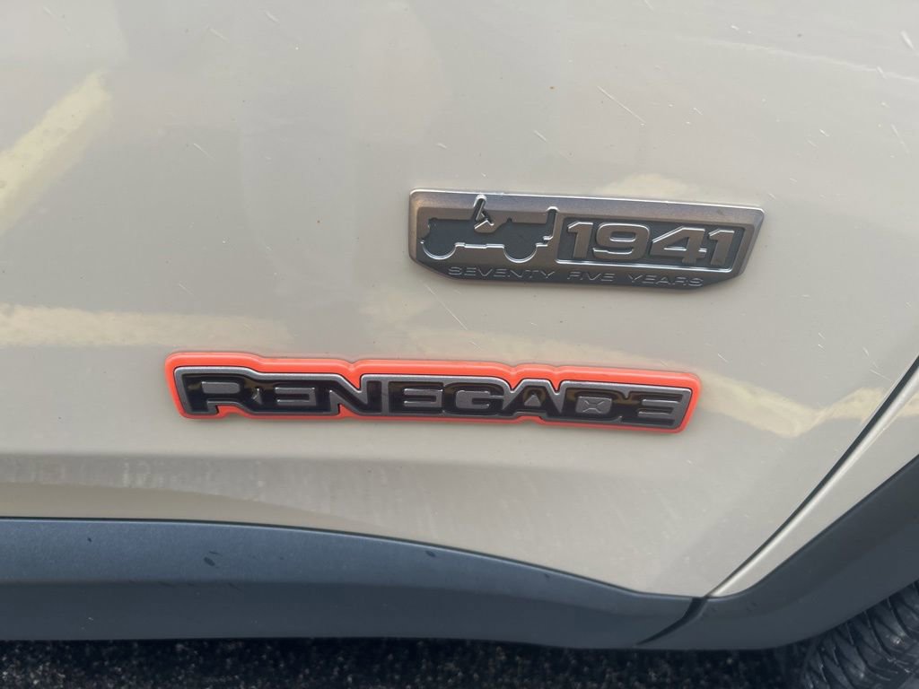 Used 2016 Jeep Renegade 75th Anniversary AWD/4WD image 42